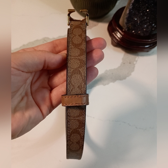 Coach Signature Buckle Belt - Picture 4 of 16